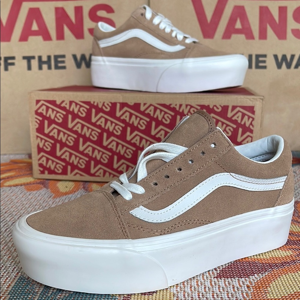 Vans Platform Old Skool Sneakers Tan and White - Picture 15 of 16